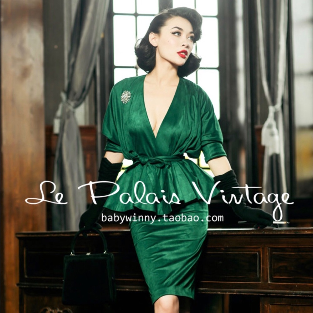 Le Palais Vintage emerald green set (Size XS)